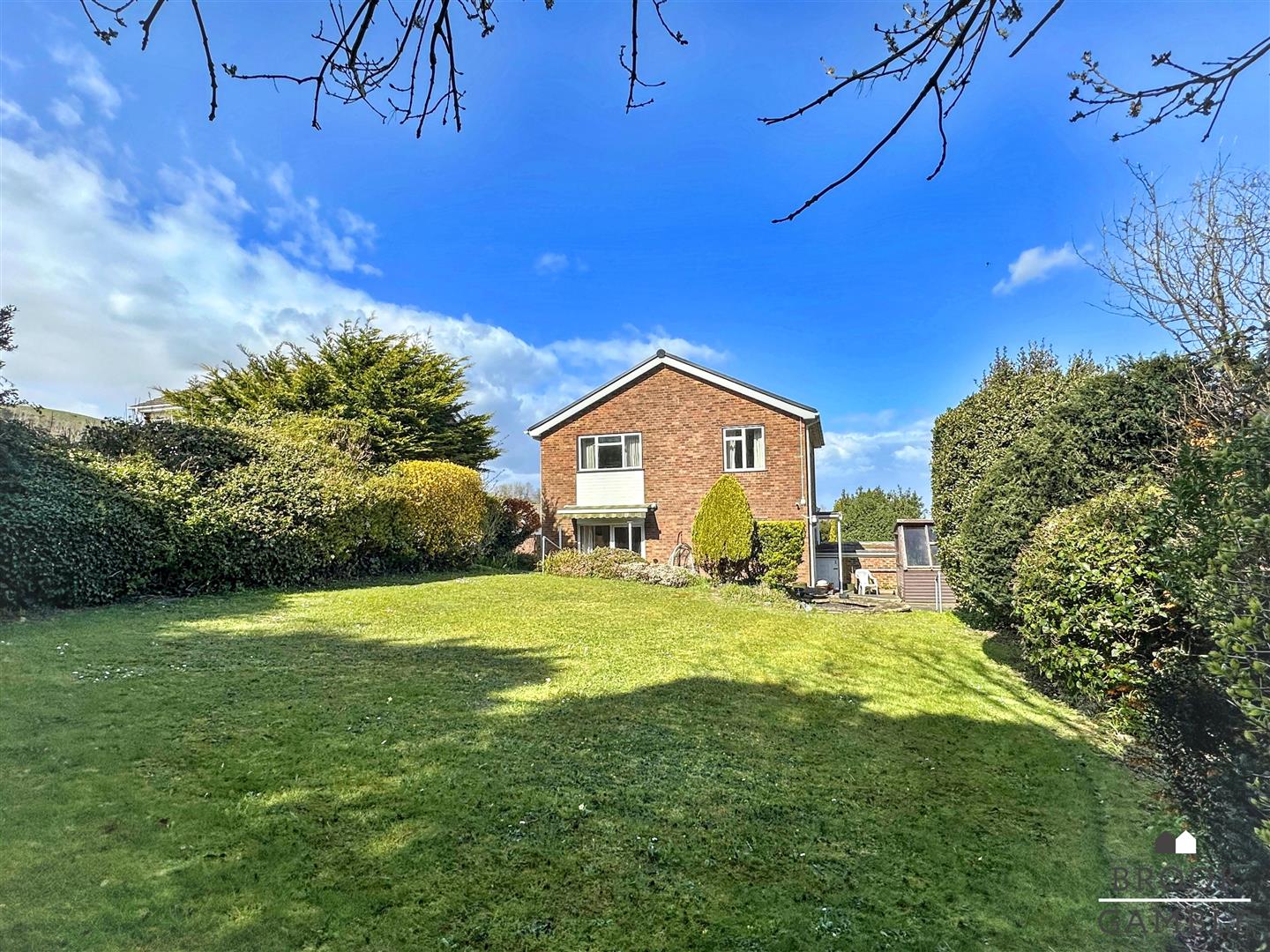 3 Bedroom House. Old Mansion Close in Eastbourne, East Sussex 2